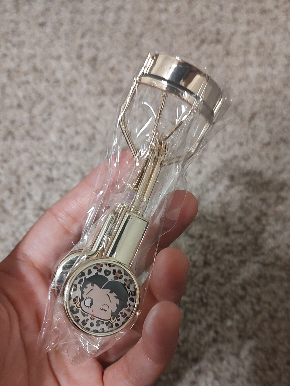Betty Boop Metallic Gold Eye Curler